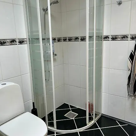 Nyrenoveret Bolig Med Indhegnet Have Вилла Обенро